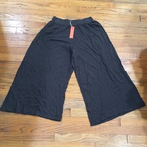 Sundry flare capris pants